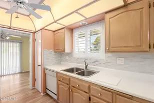 10615 W Roundelay Cir, Sun City, AZ 85351 - Photo 14