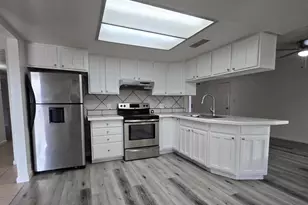 7752 W Flower St, Phoenix, AZ 85033 - Photo 8