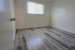 2048 W Pecan Rd, Phoenix, AZ 85041 - Photo 14