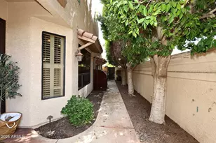 8100 E Camelback Rd, Scottsdale, AZ 85251 - Photo 40