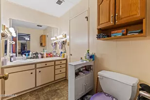 5201 W Camelback Rd, Phoenix, AZ 85031 - Photo 18