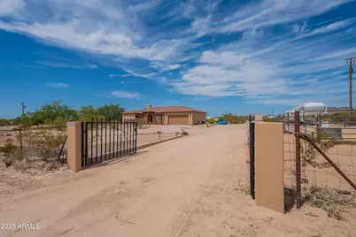 28436 W Bearskin Road, Casa Grande, AZ 85193 - Photo 2