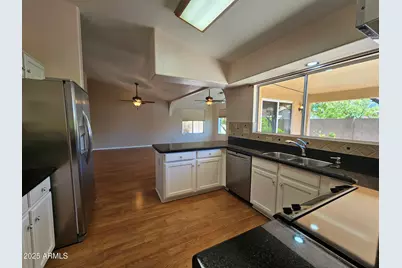 20323 N 110th Lane, Peoria, AZ 85373 - Photo 6