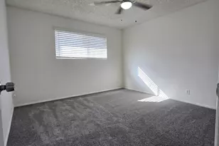 2211 W Pecan Rd, Phoenix, AZ 85041 - Photo 16