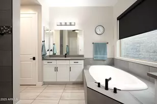 8528 W Fallen Leaf Ln, Peoria, AZ 85383 - Photo 22