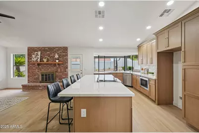 810 E Meadow Lane, Phoenix, AZ 85022 - Photo 1