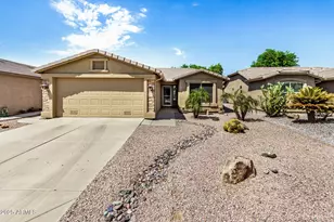 3920 E Runaway Bay Pl, Chandler, AZ 85249 - Photo 2