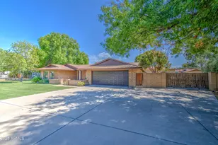 10517 W Earll Dr, Avondale, AZ 85392 - Photo 2