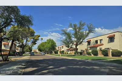 1227 E Lawrence Lane, Phoenix, AZ 85020 - Photo 20