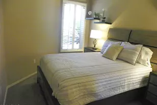 8653 E Royal Palm Rd, Scottsdale, AZ 85258 - Photo 18