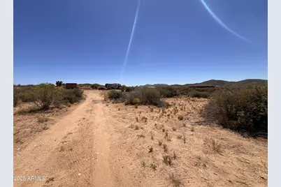 7050 S Heart Rock, Skull Valley, AZ 86338 - Photo 1
