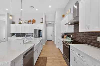 25832 N 151st Avenue, Surprise, AZ 85387 - Photo 10