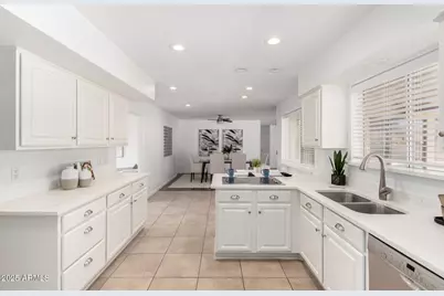 8520 E Turney Avenue, Scottsdale, AZ 85251 - Photo 14