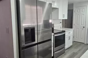 303 E South Mountain Ave, Phoenix, AZ 85042 - Photo 10