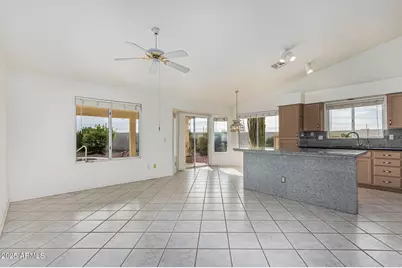 11076 W Runion Drive, Sun City, AZ 85373 - Photo 4