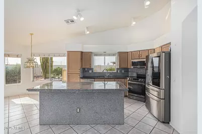 11076 W Runion Drive, Sun City, AZ 85373 - Photo 8