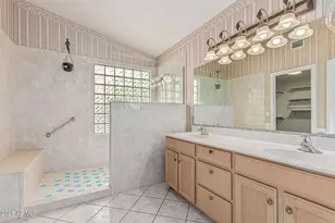 11076 W Runion Dr, Sun City, AZ 85373 - Photo 10