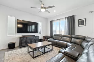 7236 W Phelps Rd, Peoria, AZ 85382 - Photo 8