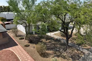 10610 N 35th St, Phoenix, AZ 85028 - Photo 1