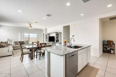 10333 W Sonrisas Street, Tolleson, AZ 85353 - Photo 12