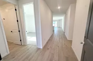 25556 N 75th Ln, Peoria, AZ 85383 - Photo 2