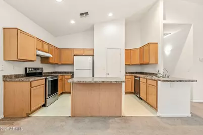 1733 E Desert Breeze Place, Casa Grande, AZ 85122 - Photo 2