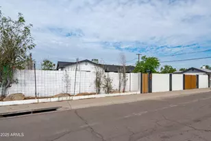 1702 W Indian School Rd, Phoenix, AZ 85015 - Photo 38