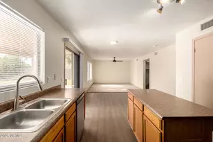 10479 W Emerald Ln, Avondale, AZ 85323 - Photo 8