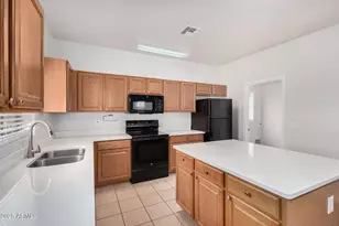 17232 W Maui Ln, Surprise, AZ 85388 - Photo 10