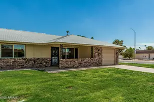 15401 N Cameo Dr, Sun City, AZ 85351 - Photo 8