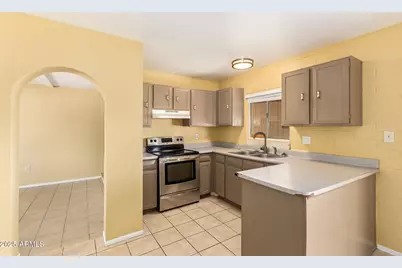 18240 N 34th Drive, Phoenix, AZ 85053 - Photo 10