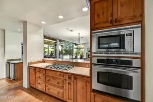 5652 N Scottsdale Rd, Paradise Valley, AZ 85253 - Photo 10