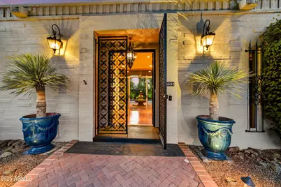 5652 N Scottsdale Road, Paradise Valley, AZ 85253 - Photo 2