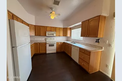 573 S Meadowood Lane, Sierra Vista, AZ 85635 - Photo 4