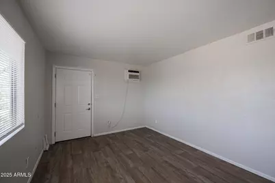 622 N 30th Place #4, Phoenix, AZ 85008 - Photo 6