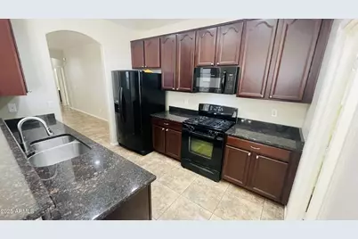 42447 W Capistrano Drive, Maricopa, AZ 85138 - Photo 6