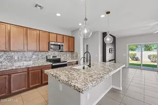 42247 N Tulip Tree St, San Tan Valley, AZ 85140 - Photo 8