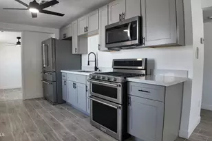 1340 N 38th Dr, Phoenix, AZ 85009 - Photo 8