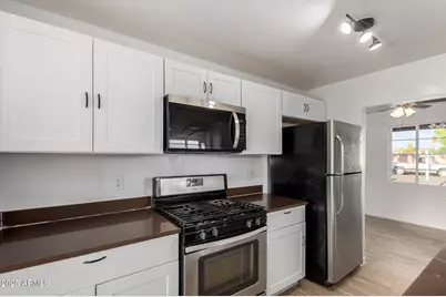 5632 N 38th Drive, Phoenix, AZ 85019 - Photo 10