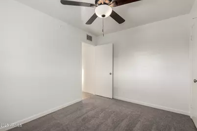 5632 N 38th Drive, Phoenix, AZ 85019 - Photo 14