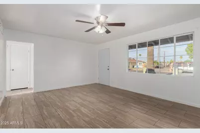 5632 N 38th Drive, Phoenix, AZ 85019 - Photo 6