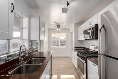 5632 N 38th Drive, Phoenix, AZ 85019 - Photo 12