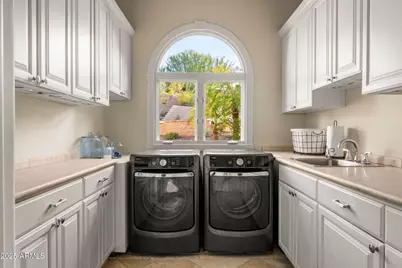 4490 E Valley Vista Lane, Paradise Valley, AZ 85253 - Photo 34