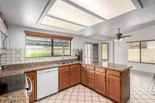 19202 N 32nd Dr, Phoenix, AZ 85027 - Photo 16