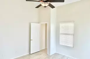 13927 W Port Royale Ln, Surprise, AZ 85379 - Photo 24