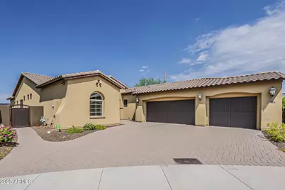 1526 E Hazel Drive, Phoenix, AZ 85042 - Photo 1