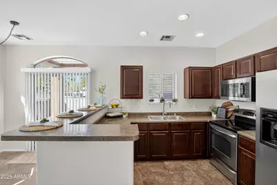 456 N 168th Drive, Goodyear, AZ 85338 - Photo 8