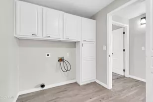 781 N Bristol Ln, Gilbert, AZ 85234 - Photo 18