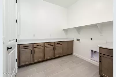 115 E Santa Cruz Drive, Phoenix, AZ 85085 - Photo 32