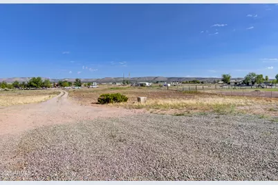 1805 W Carriage Lane, Paulden, AZ 86334 - Photo 24
